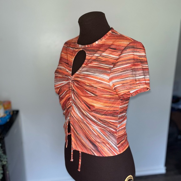 TOPSHOP Keyhole Crop Top NWT - Picture 3 of 7